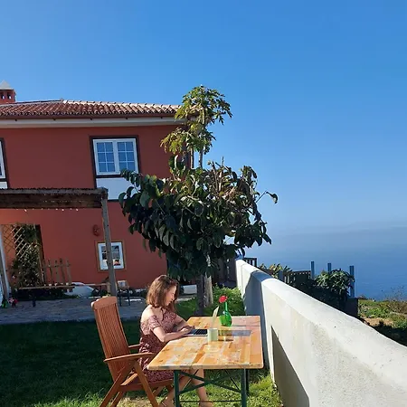 Holiday home Casas En Ecologica La Espiral, Naturaleza, Calma Y Vistas Al Mar,